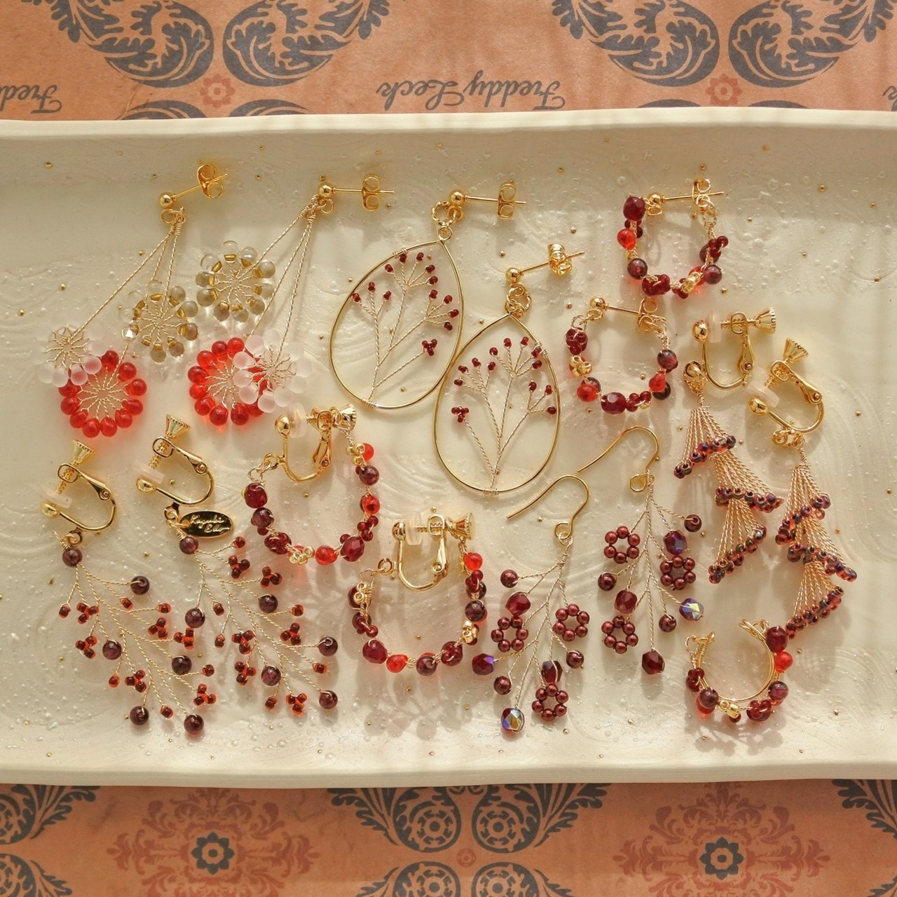 1,2月限定カラー「ざくろシリーズ」ひとつめの花　小枝耳飾り　ワイヤーアクセサリー