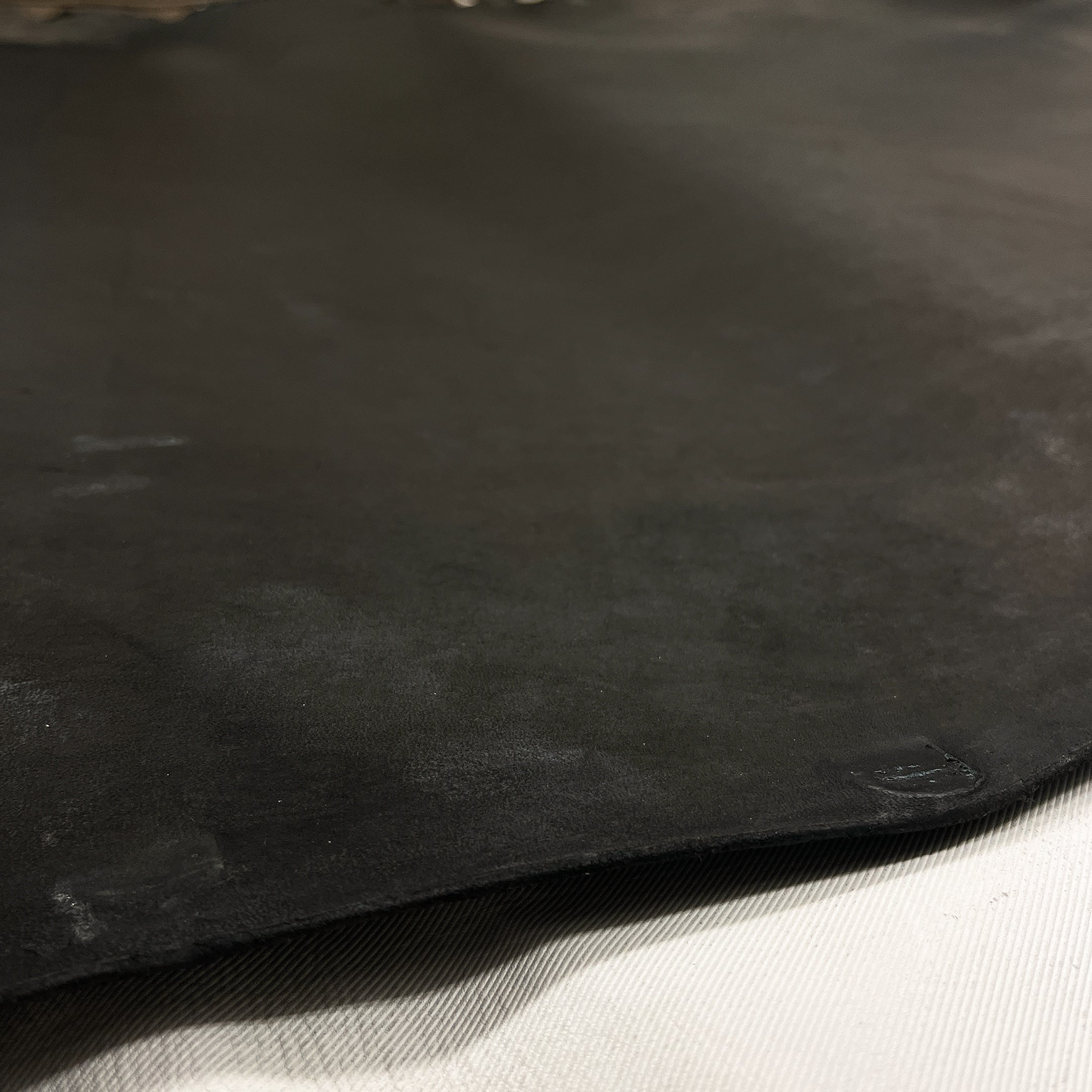 黒系 | and leather初心者～中級者のための革素材・レザークラフト