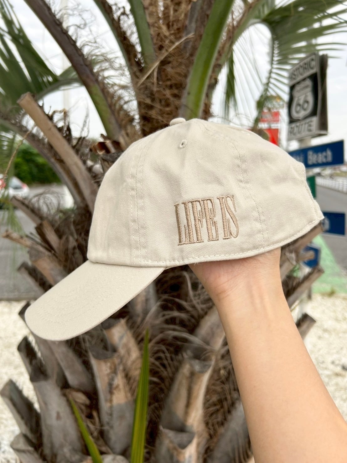 LIFE is 刺繍ロゴCAP ￥4,500(￥4,950)