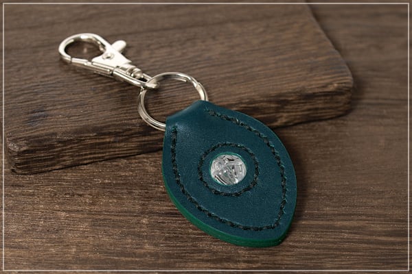 【限定】ロータス水晶本革キーホルダー