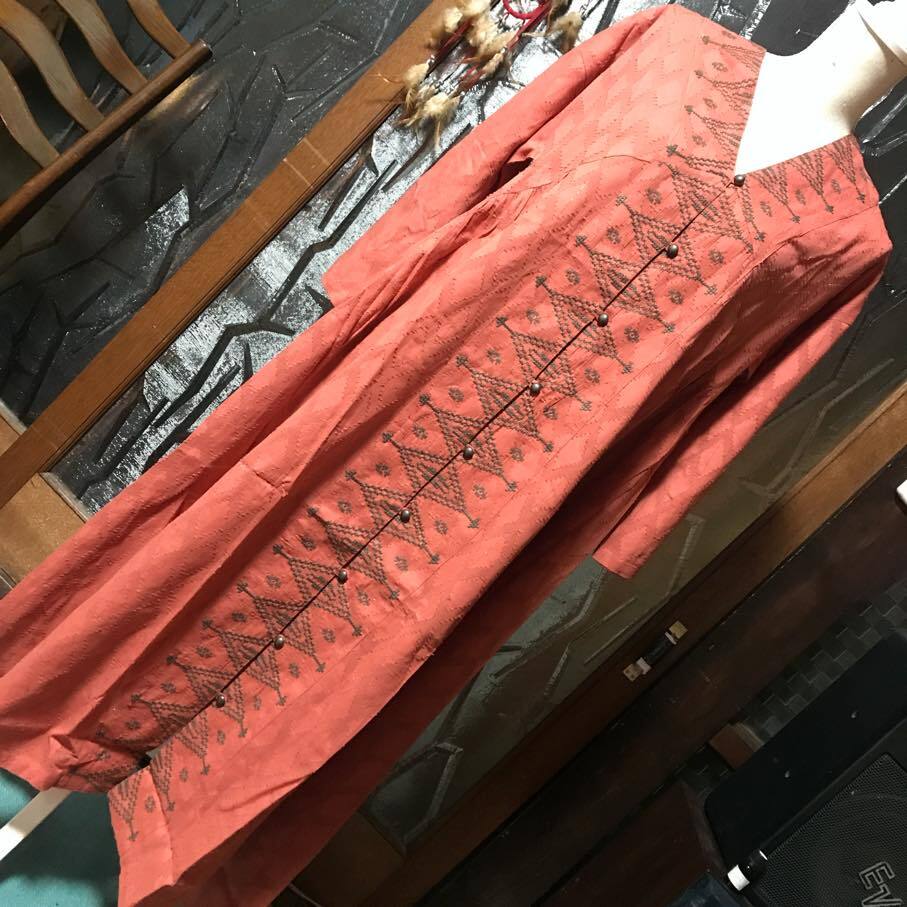 マライカ コットンジャガードゴシック刺繍ロングシャツ オレンジ