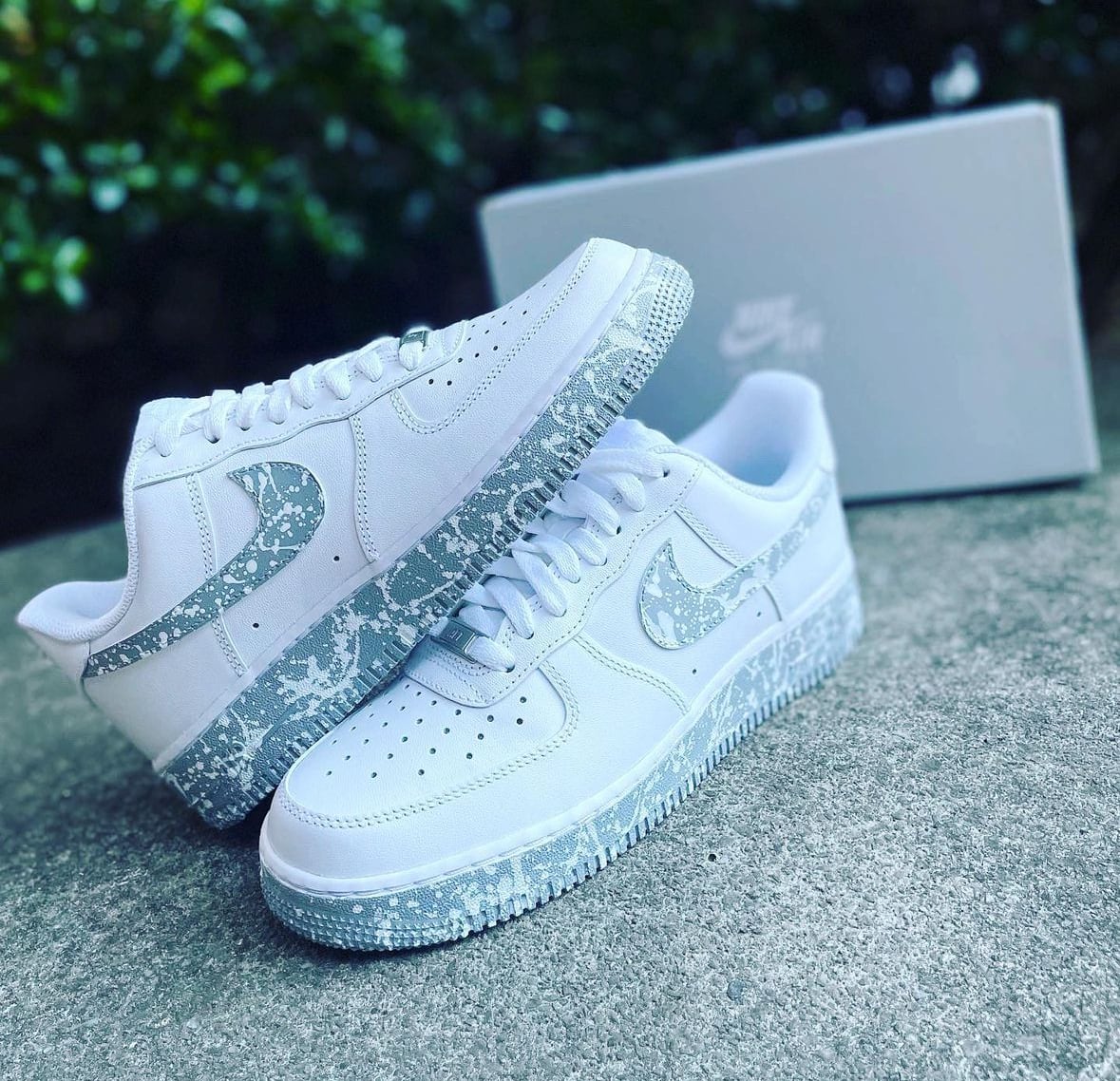 スニーカーペイント | 株式会社寿輝