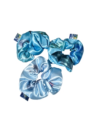 NETSU −  Random Print Blue Scrunchie