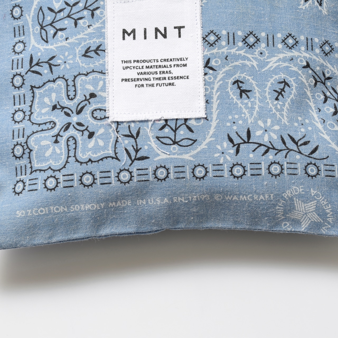 MINT ヴィンテージバンダナ 巾着ポーチ ライトブルー Lサイズ