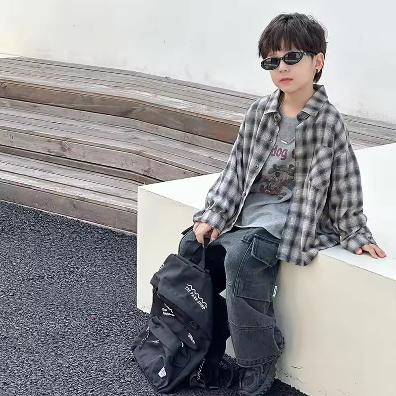 チェックシャツ