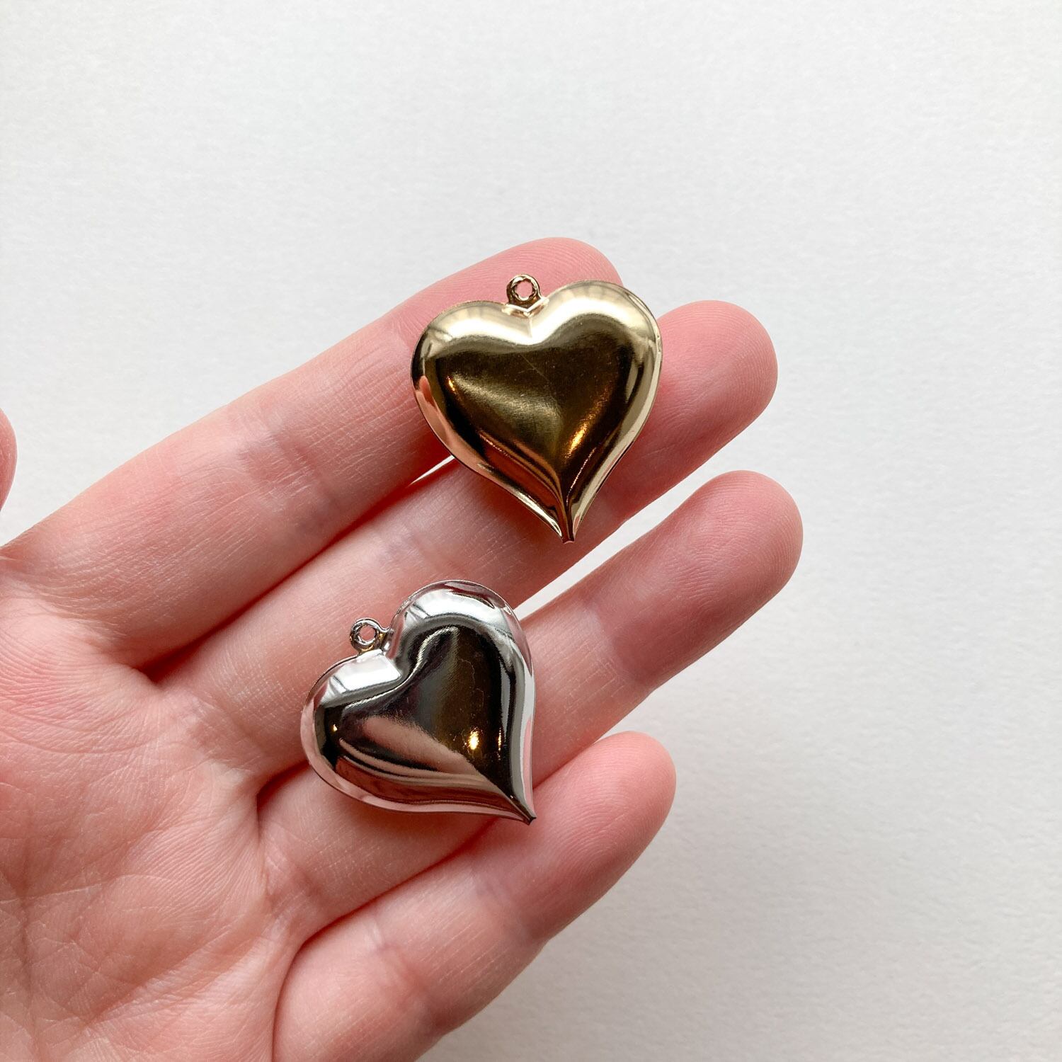 No.960 ぷっくりハートチャーム　2ペア とがりハートぷっくりチャーム | Dua-アクセサリーパーツショップ