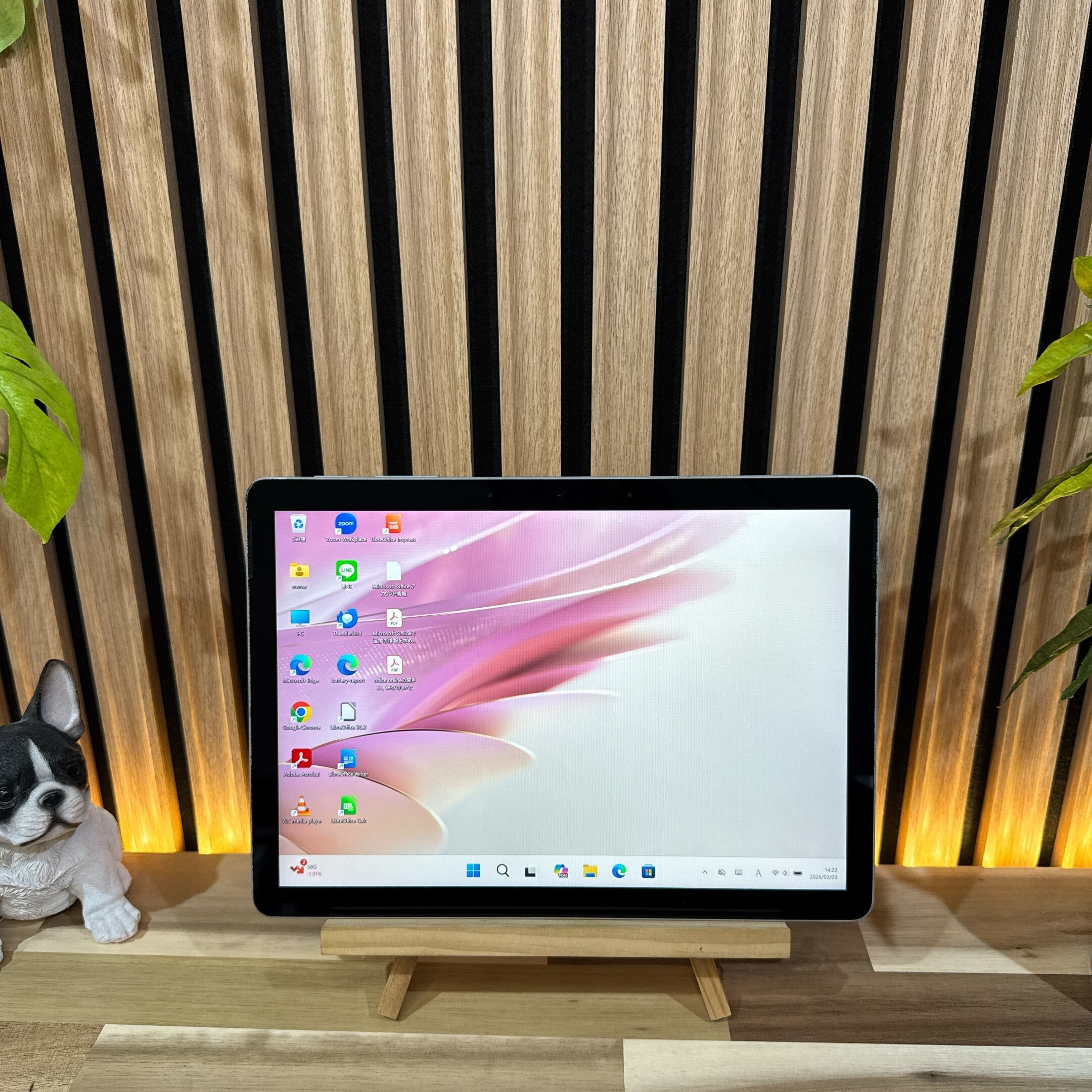 希少レッド2in1モデル‼️Surface Go 2☘タッチパネル☘ノートパソコン 公式ショップ限定価格❣️/ 希少レッド《2in1モデル》Surface Go 2
