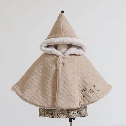 Hoppetta plus / とんがり帽子 リバーシブル マント / ベージュ / 新生児~100cm