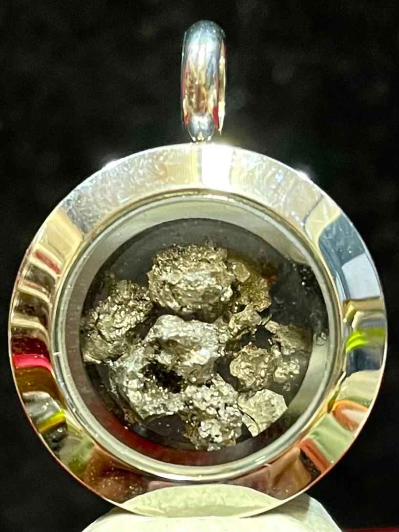 3) 日本人の「心」に寄り添う御守り・奥出雲「玉鋼(タマハガネ)」ステンレスPT