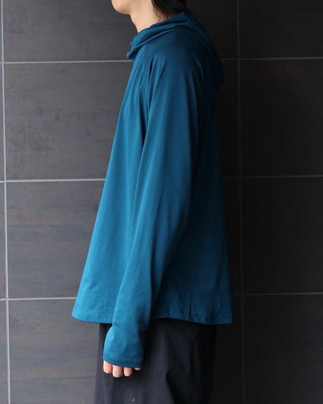 Thumbhole high neck hoodie