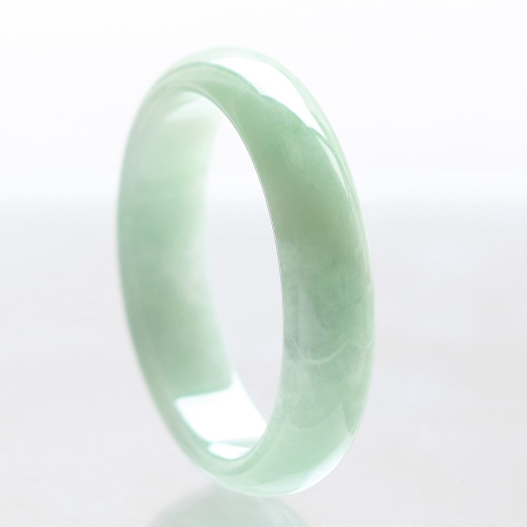 内径 約52mm×47mm 】グリーンアップルのような色が魅力的バングル A貨