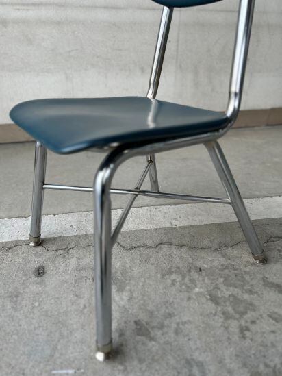 USA直輸入!! ヴィンテージスタッキングスクールチェア Kid's用 (赤・青