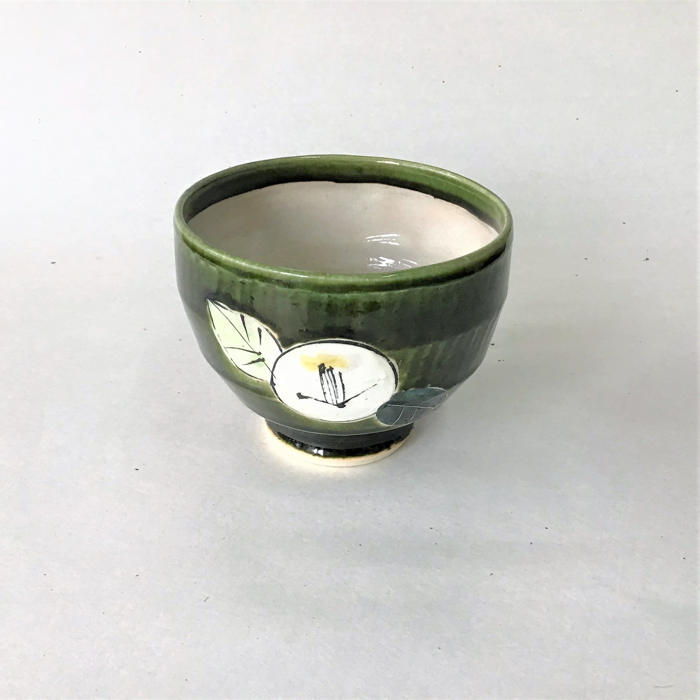 小ぶり丼　織部椿