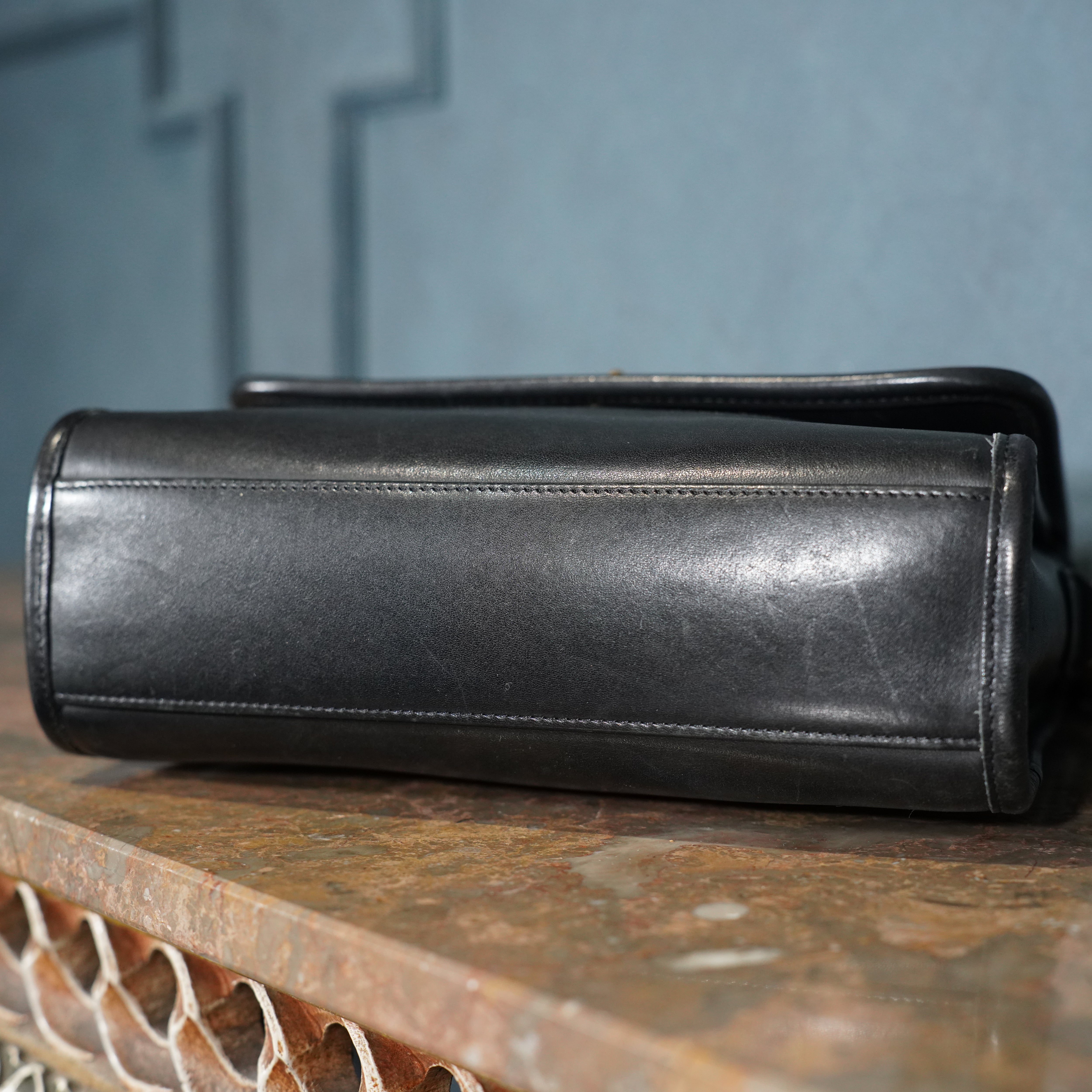 OLD COACH TURN LOCK DESIGN LEATHER 2WAY SHOULDER BAG MADE IN USA