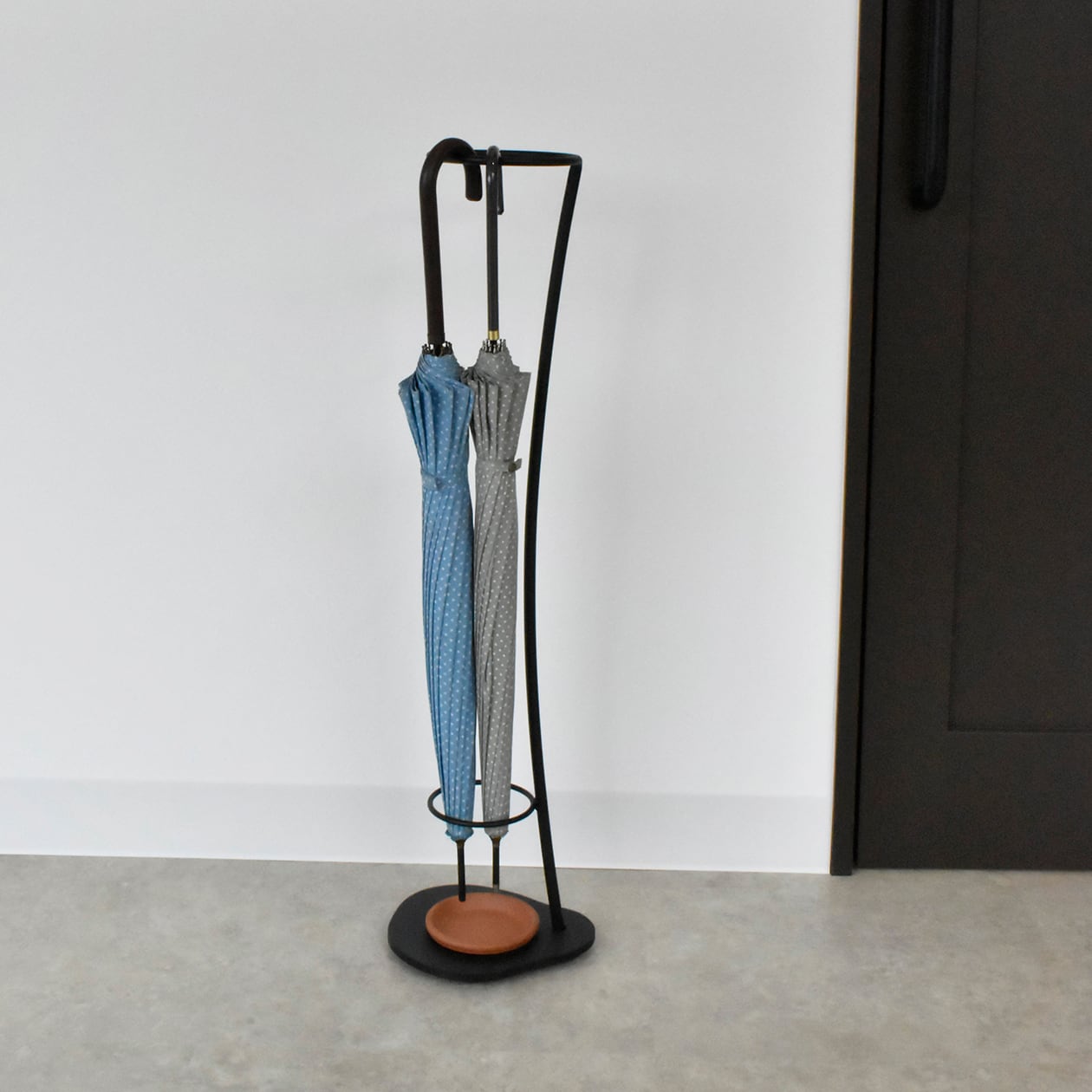 佇まいが美しいコンパクトサイズの傘たて 【ピア 傘かけ (FCO-1470