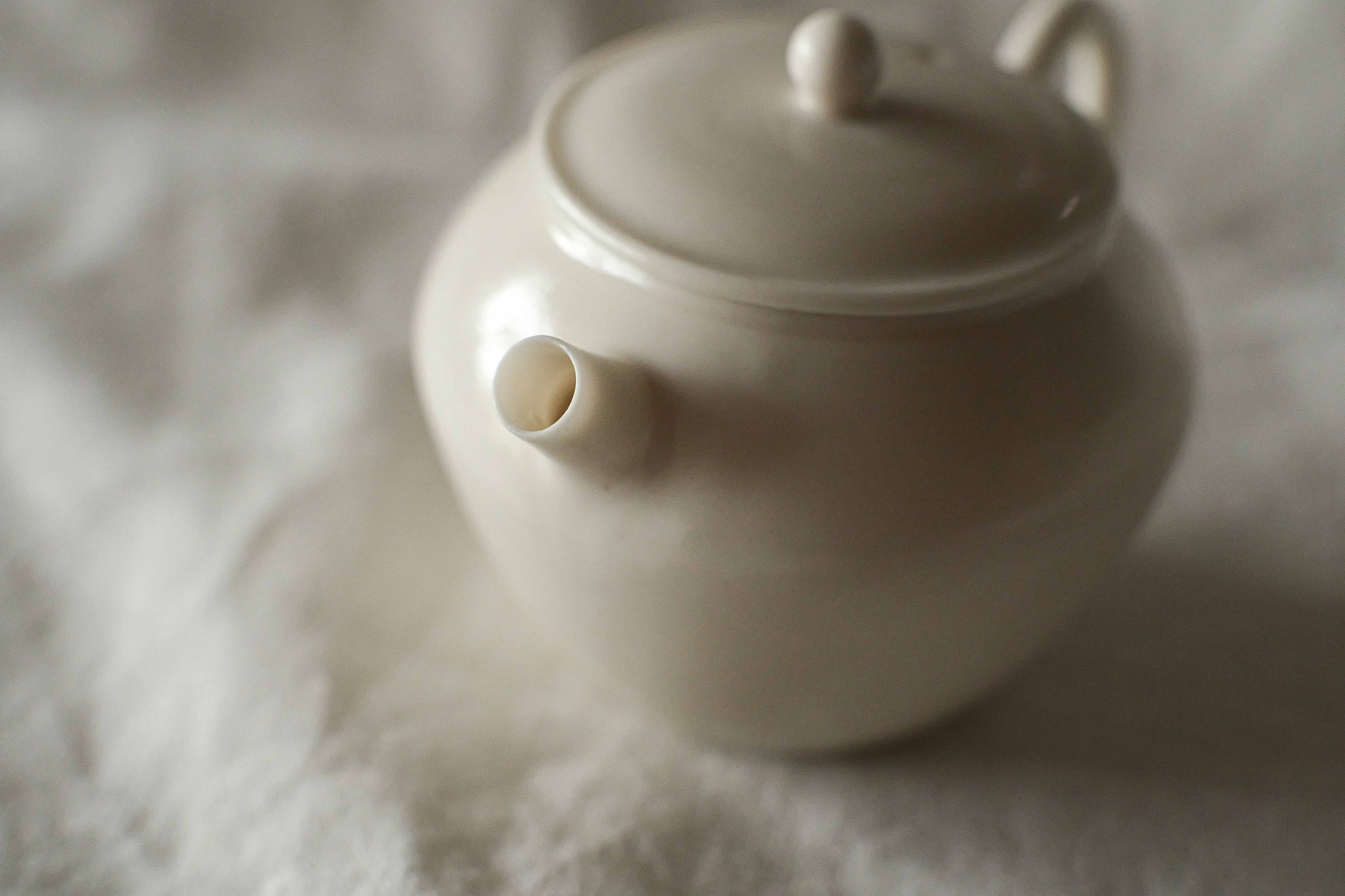 徳化薄胎薪窯白磁茶壺 長月天（ろくろ引き/満水容量92cc） | 北白川糕糰店