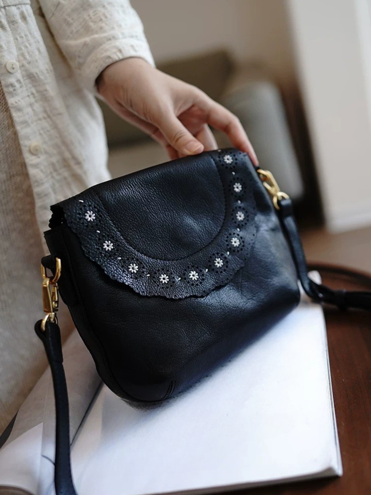 Rosalie Scallop Leather Shoulder Bag F0787