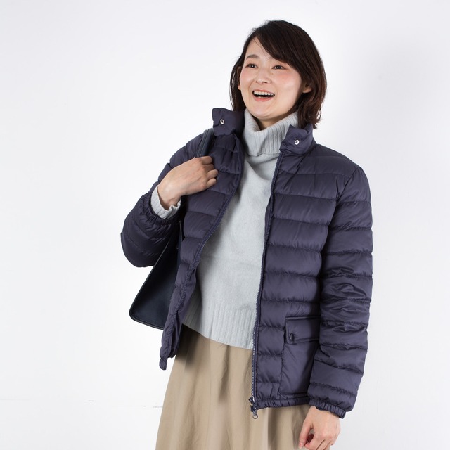 カバン型になるダウンジャケット スタンドカラーダウンジャケット ネイビー ダウンジャケットのお店 B In 公式オンラインショップ カバン型になるダウンジャケット スタンドカラーダウンジャケット ネイビー ダウンジャケットのお店 B In 公式オンラインショップ