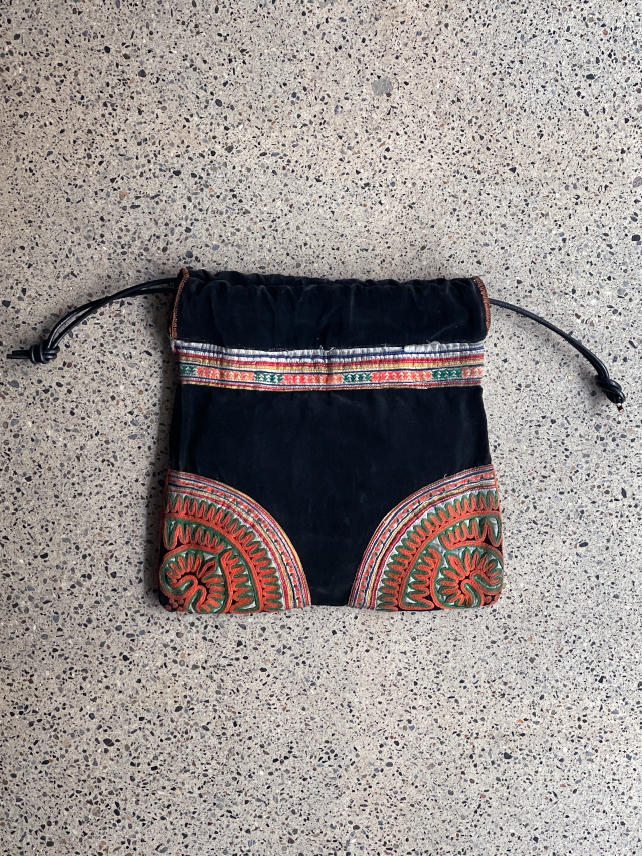 Red Yao・Dao tribe／Vintage embroidery bag