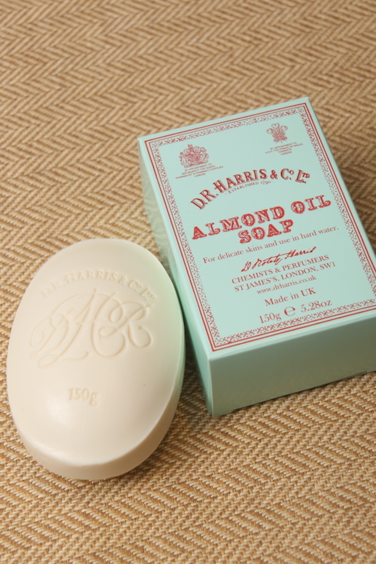 D.R.HARRIS ALMOND OIL SOAP