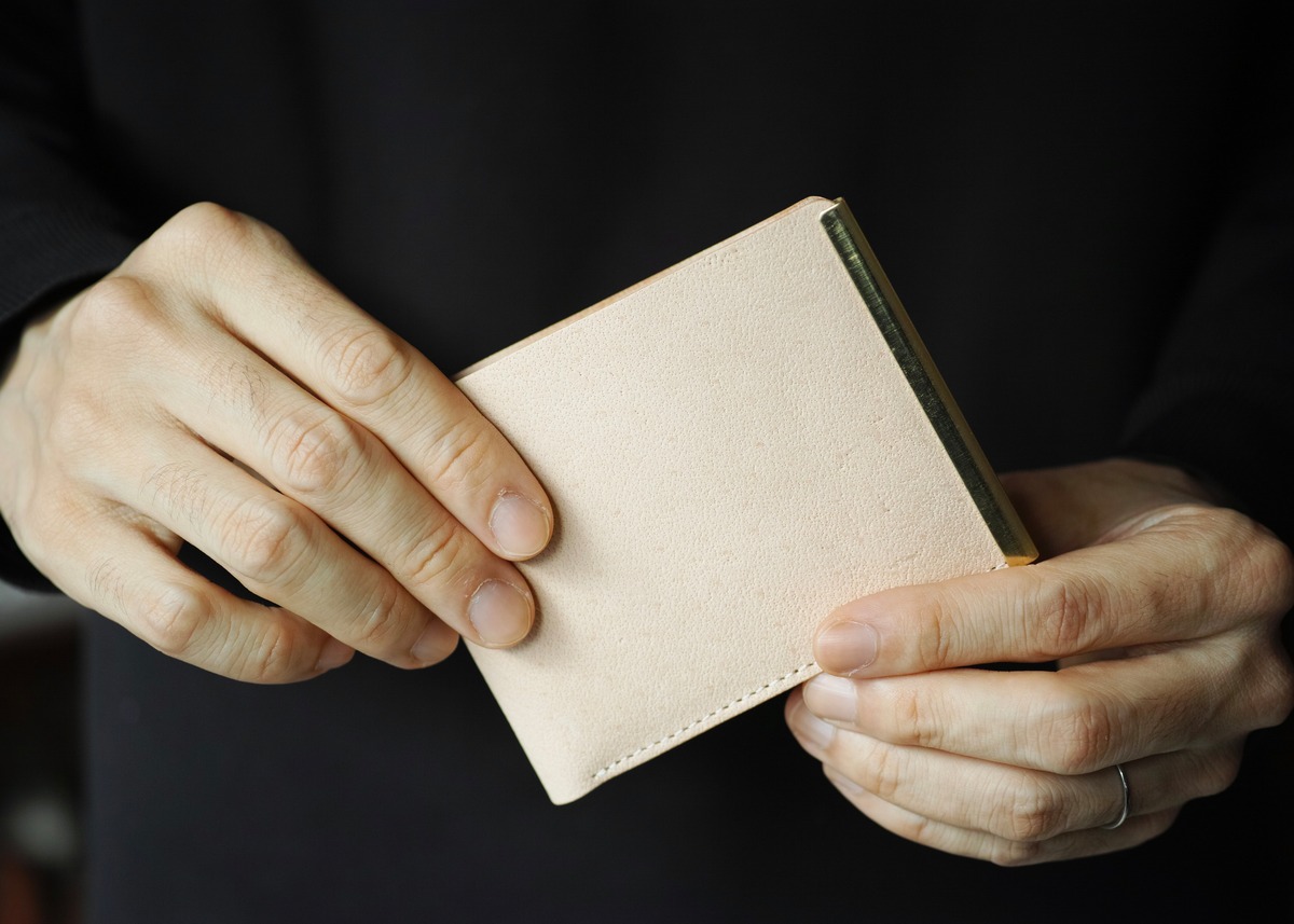 ツキノワグマ 二つ折り財布 Sugata× Six coup de foudre | と革 