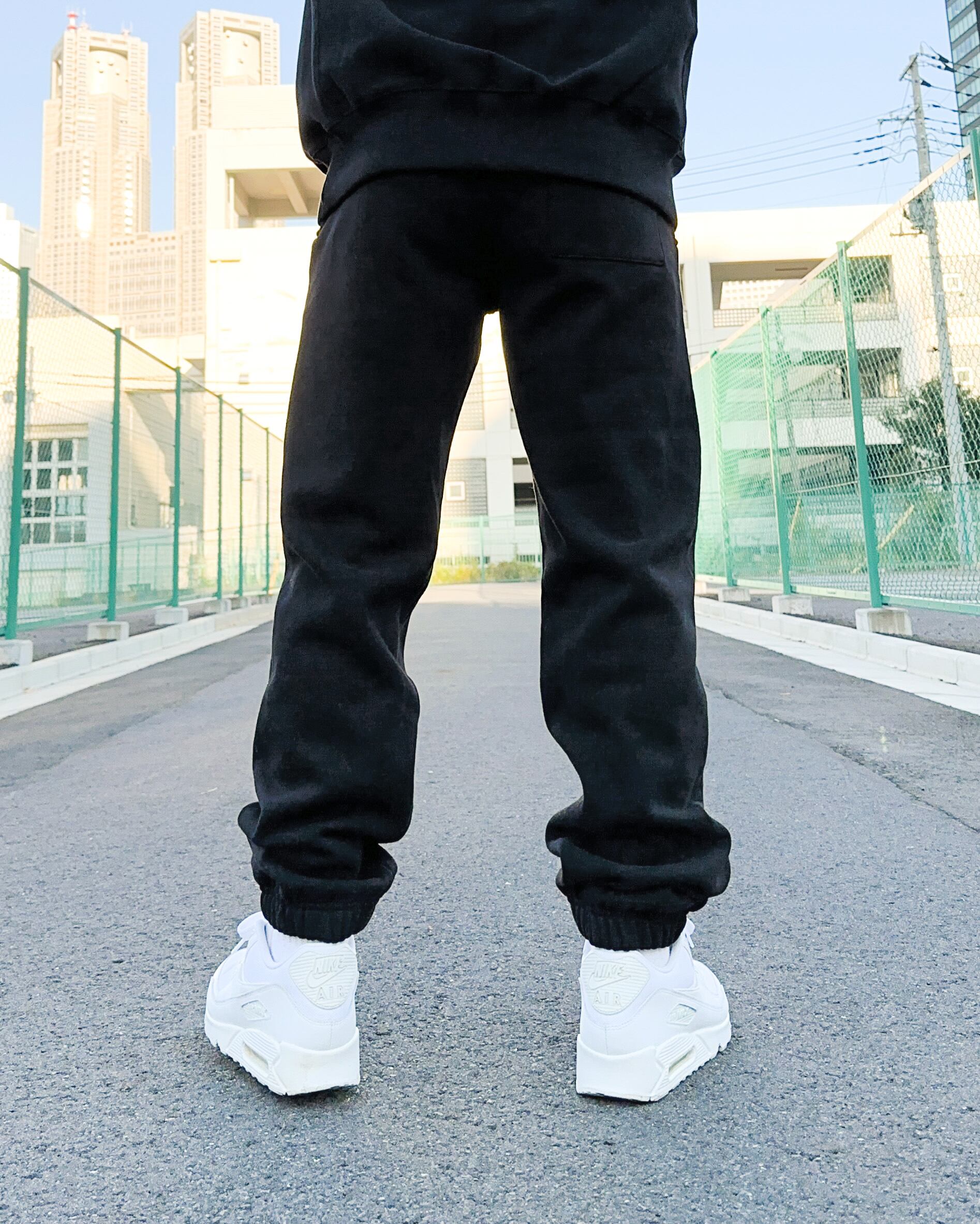 THEi SMILEY HEAVY WEIGHT SWEAT PANTS - BLACK | THEi Official Online Store -  ジアイ公式オンラインストア - THEi