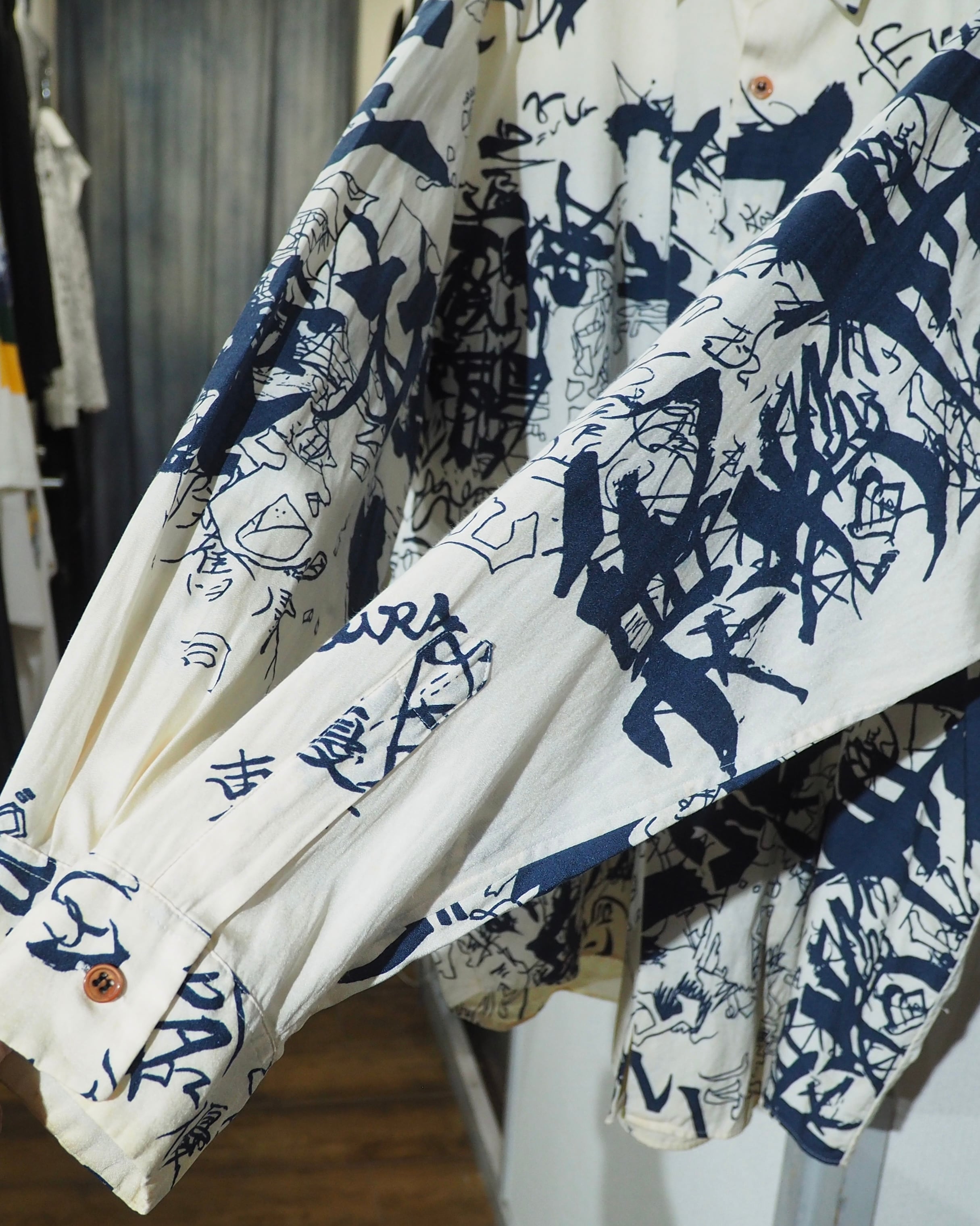 1990 ‐ 00s " OKURA ‐ 聖林公司 " Japanese Graffiti Scribble All Over Pattern Shirt