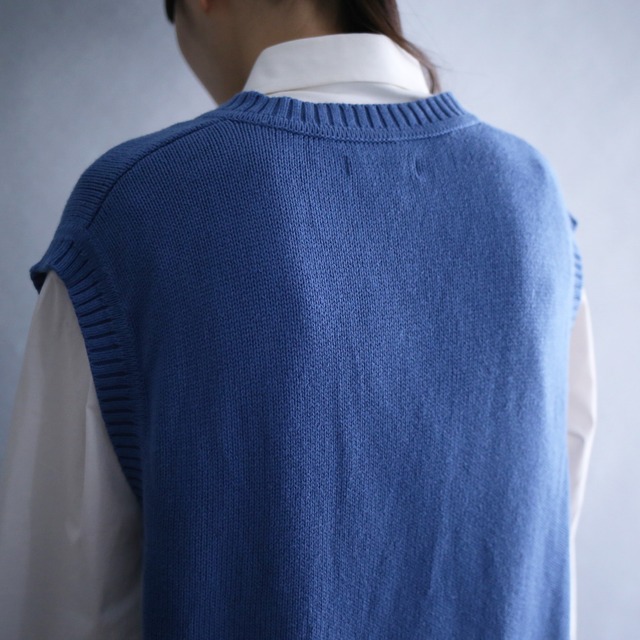 good blue coloring loose knit vest