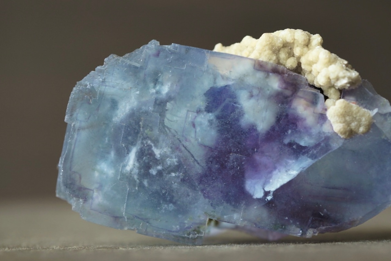 ヤオガンシャン産フローライト/カルセドニー Fluorite / Chalcedony 1904