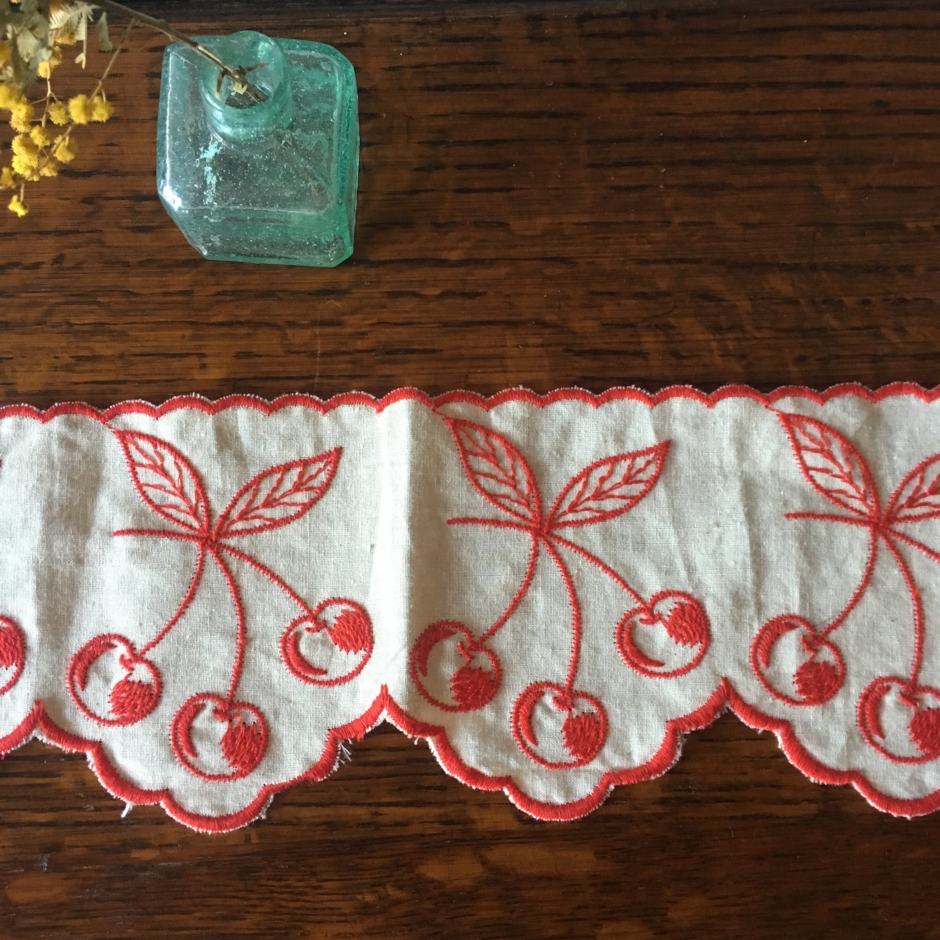 フランス ブロカント さくらんぼ 刺繍 ハンドメイド | フランス