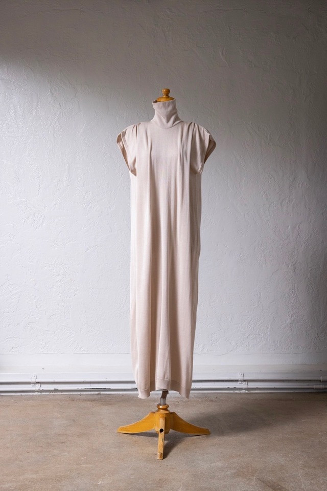 flou-5 robe   beige rosé
