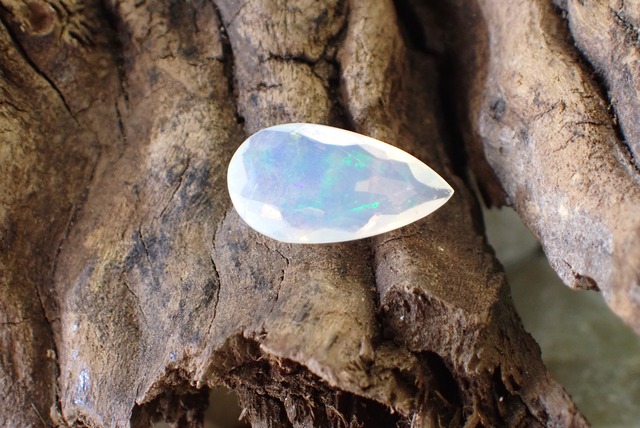 エチオピアオパール　2.89ct　[C9‐21]