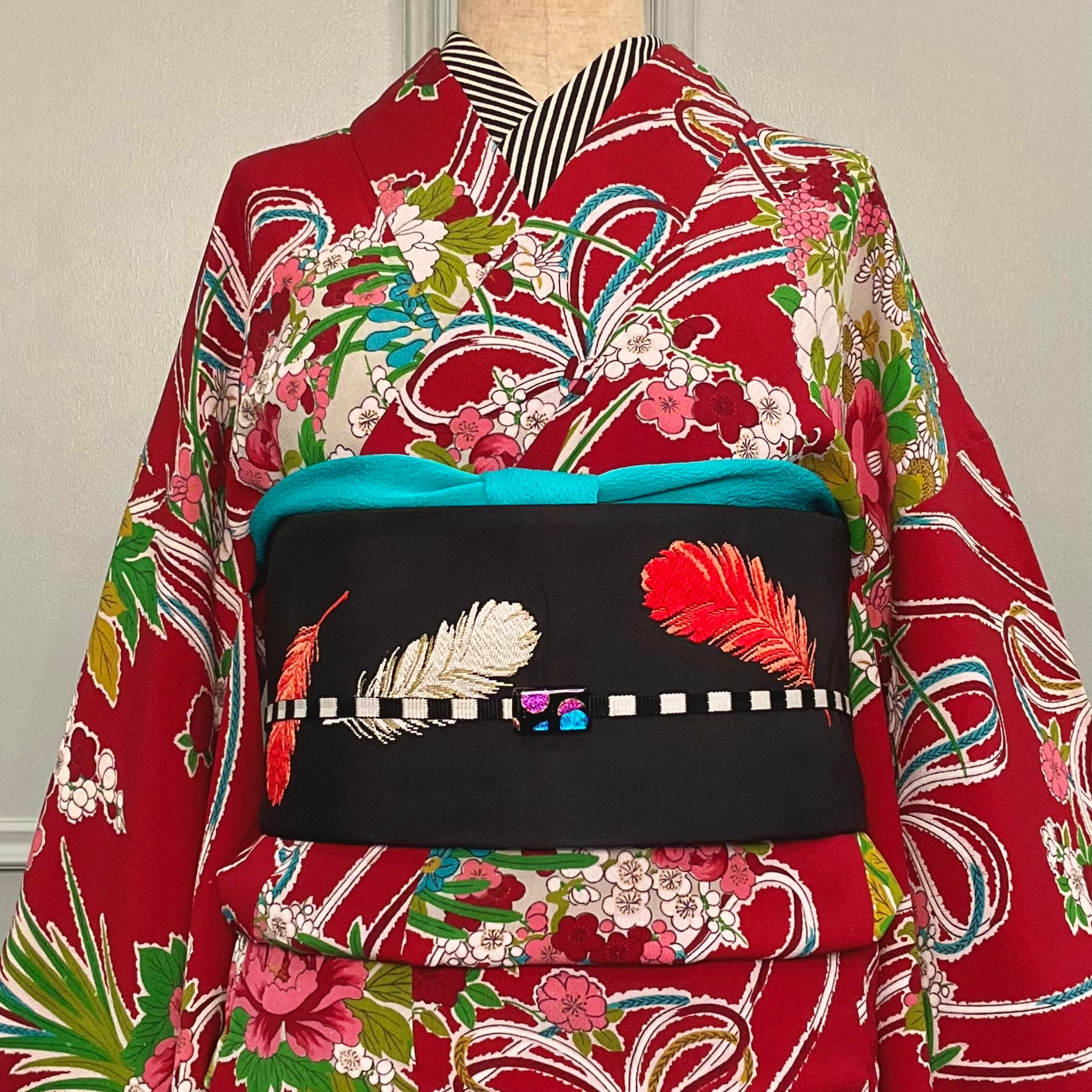 鳩のお散歩＊織模様 刺繍 鳥 鳩 ハト 紅白 お祝い アンティーク名古屋