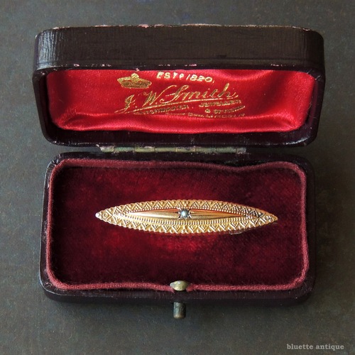 英国アンティークジュエリー 9ctゴールド 真珠 エトルスカン・リバイバル ブローチ （ソーティングメモ付）