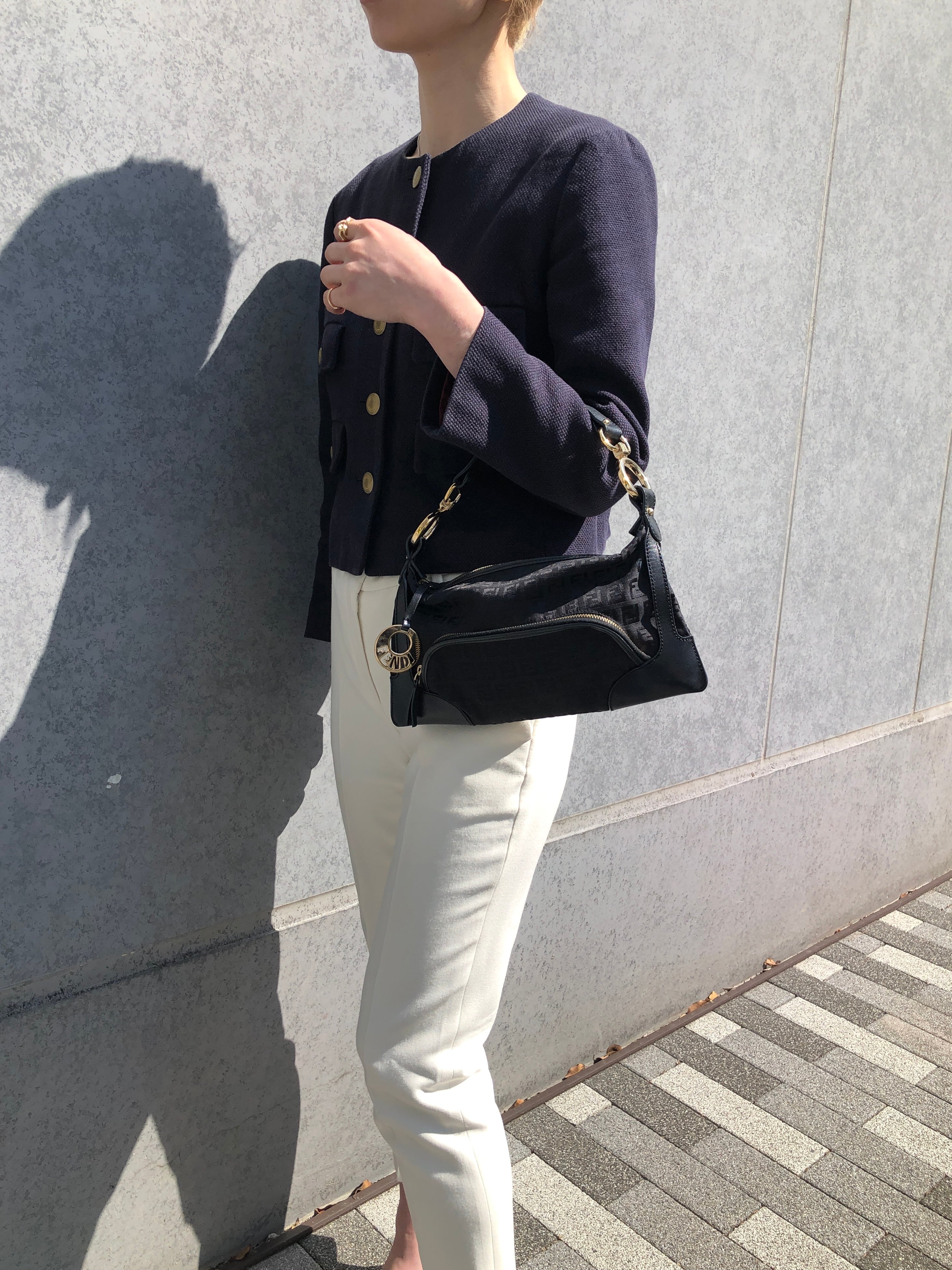 FENDI フェンディ ズッカ ショルダーバッグ ブラック ロゴチャーム キャンバス×レザー ワンショルダー vintage ヴィンテージ オールド j5ktnr