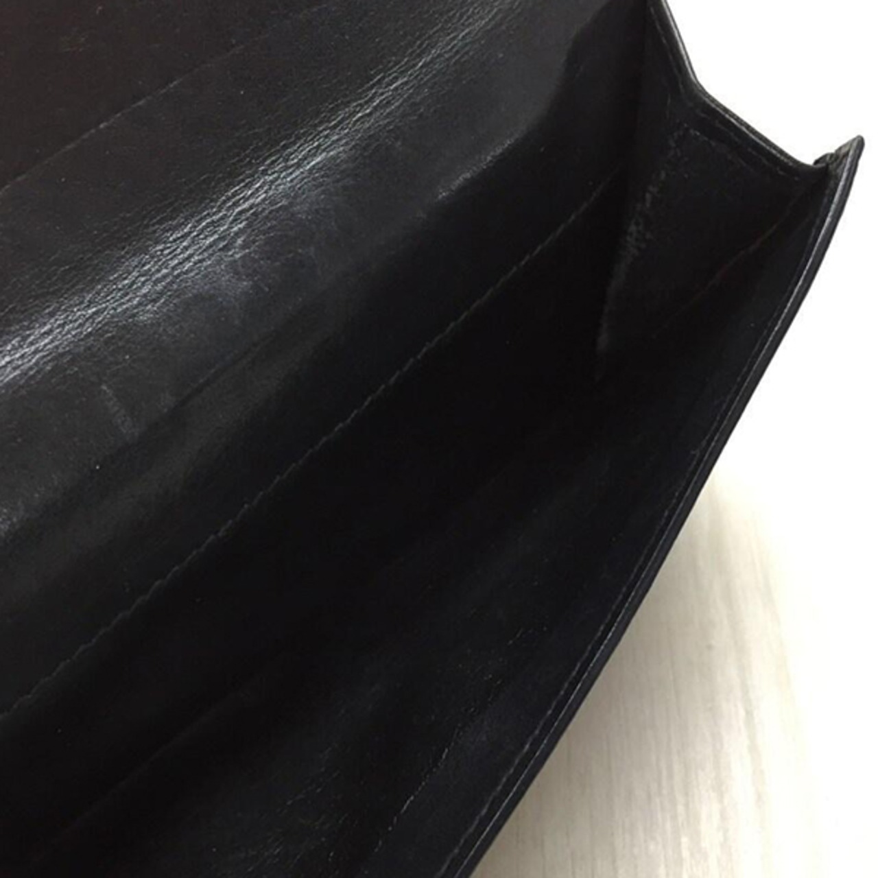 GUCCI(グッチ)レザーウォレット/ブラック