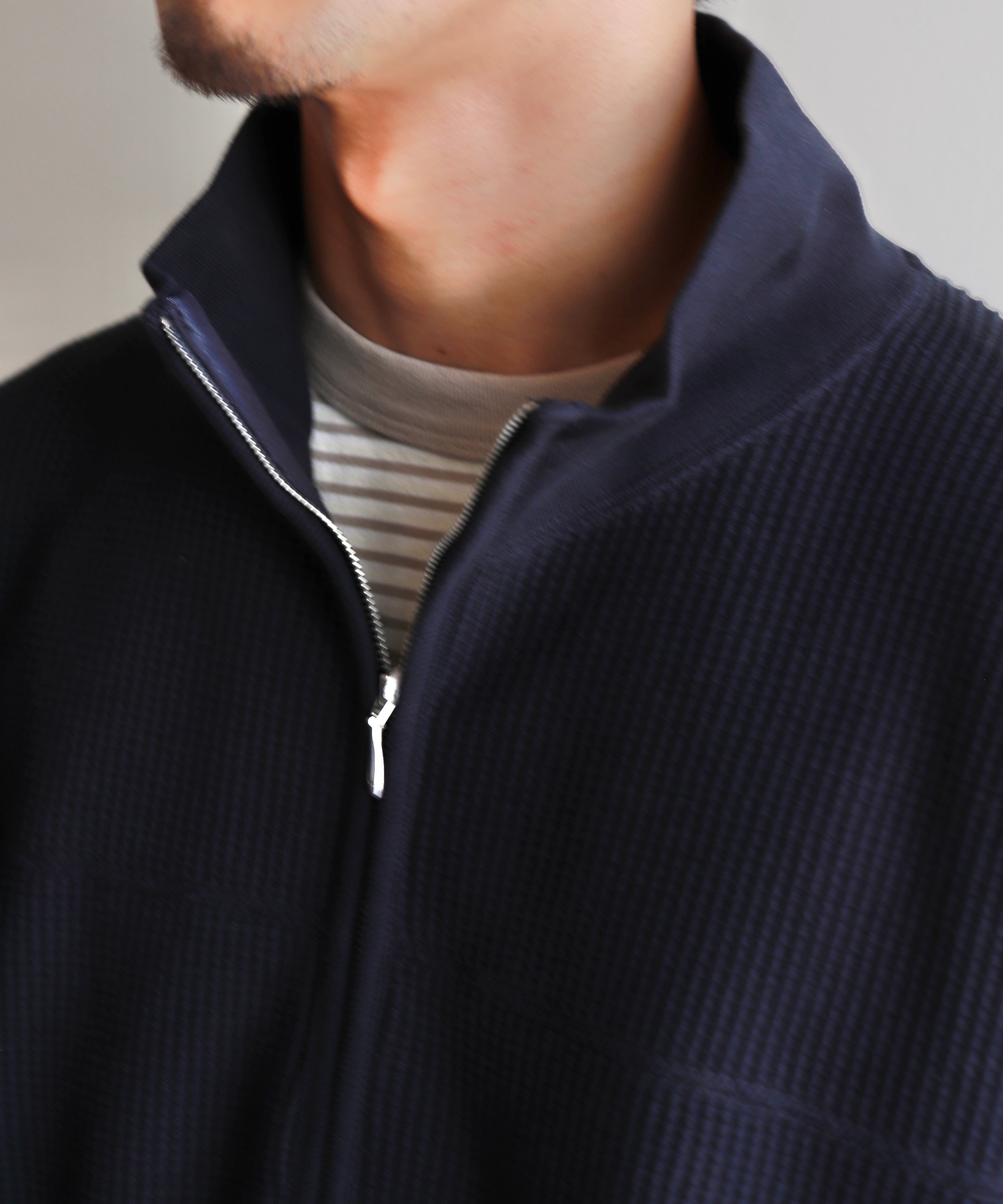 UNIVERSAL PRODUCTS. / 253-60105 WAFFLE FOOTBALL HALF ZIP SWEAT