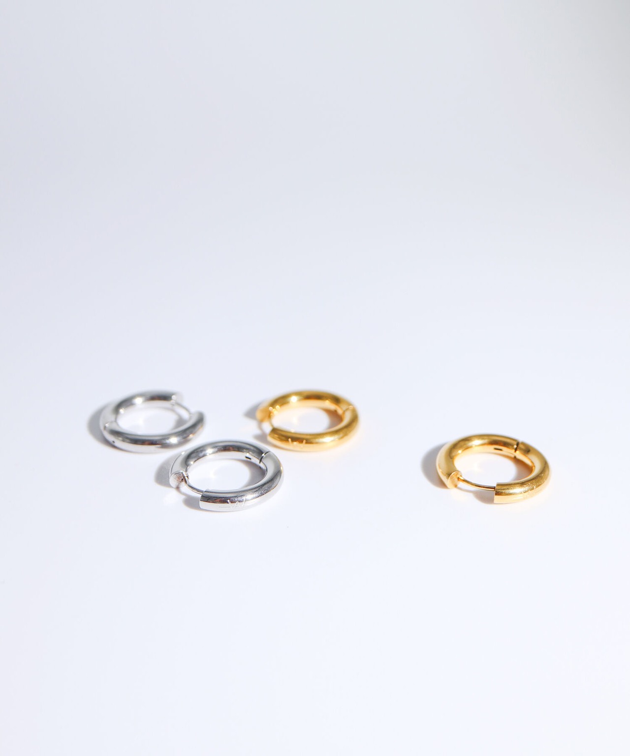 THE HOOP .  M/021052