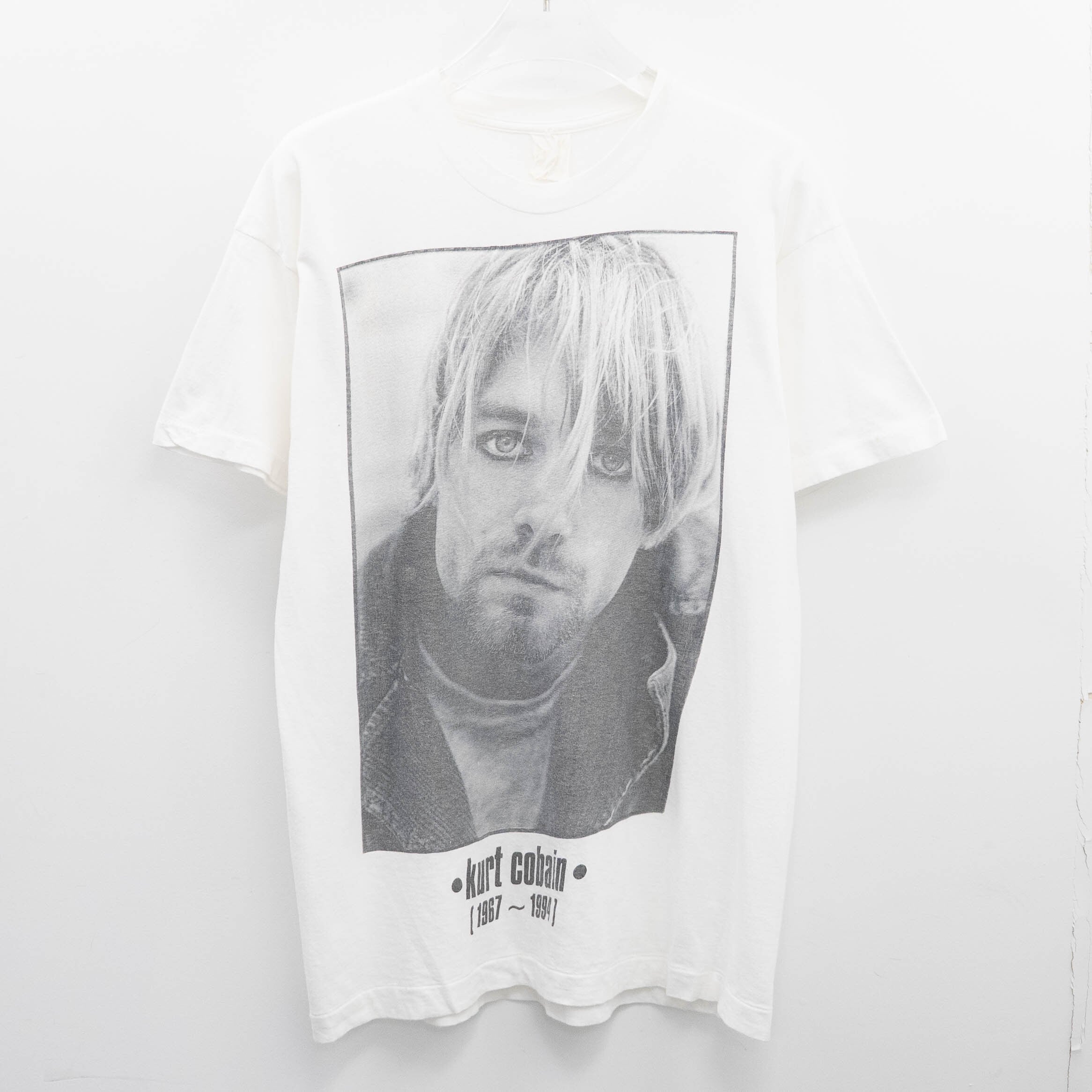 Nirvana " Kurt Memorial White " Screen Stars L 【A9-113】
