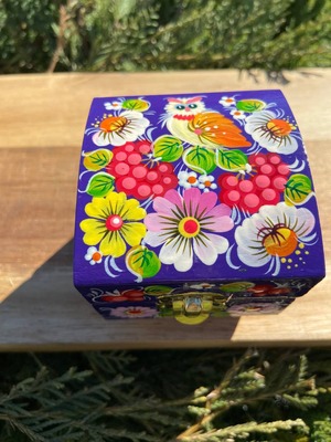 ペトリキフカ塗り　木製ジュエリーボックス（ホメンコ作）　小物入れ