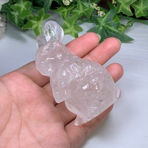 2.可愛い水晶うさぎさん