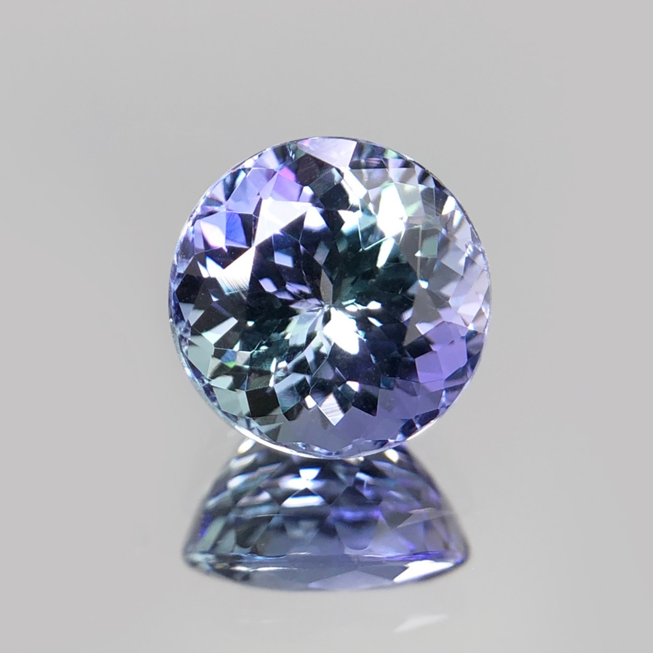 鑑別書付き 非加熱タンザナイト 2.394ct ルース ラウンド バイカラー