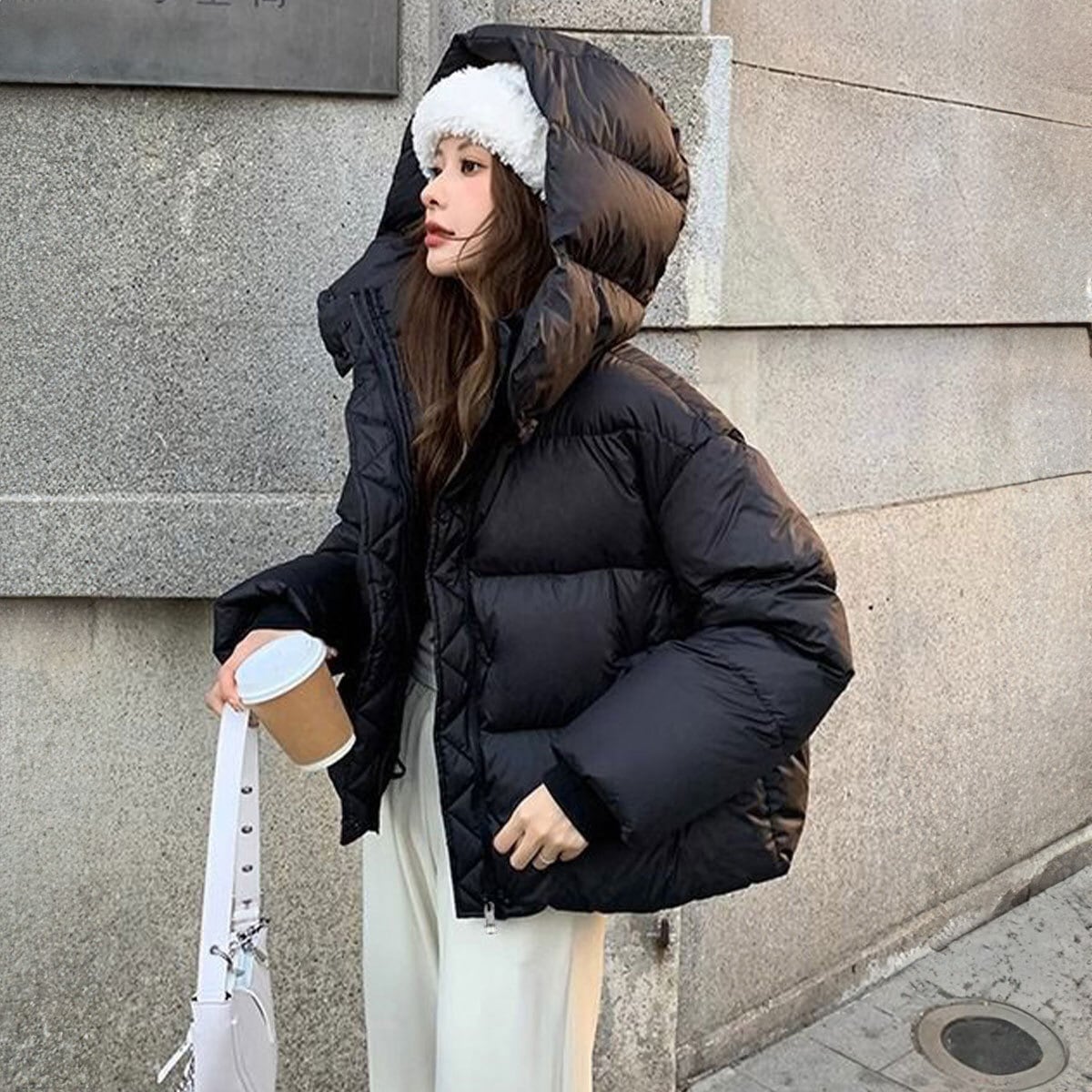 ダウン ジャケット ショート丈 中綿 レディース 秋冬 韓国 アウター きれいめ 大人 カジュアル シンプル 防寒 保温 暖かい 通勤 通学 フード付き ブルゾン フェイクダウン 大人可愛い 大人女子