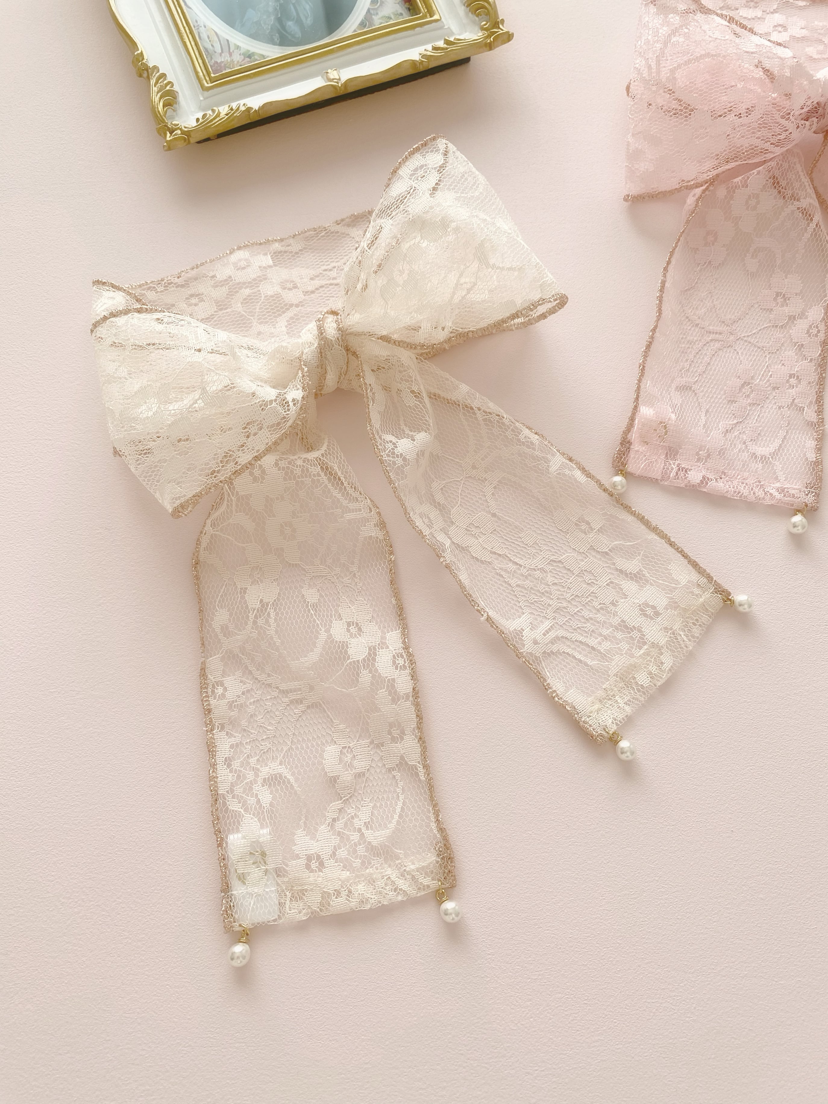 Lavallière lace scarf