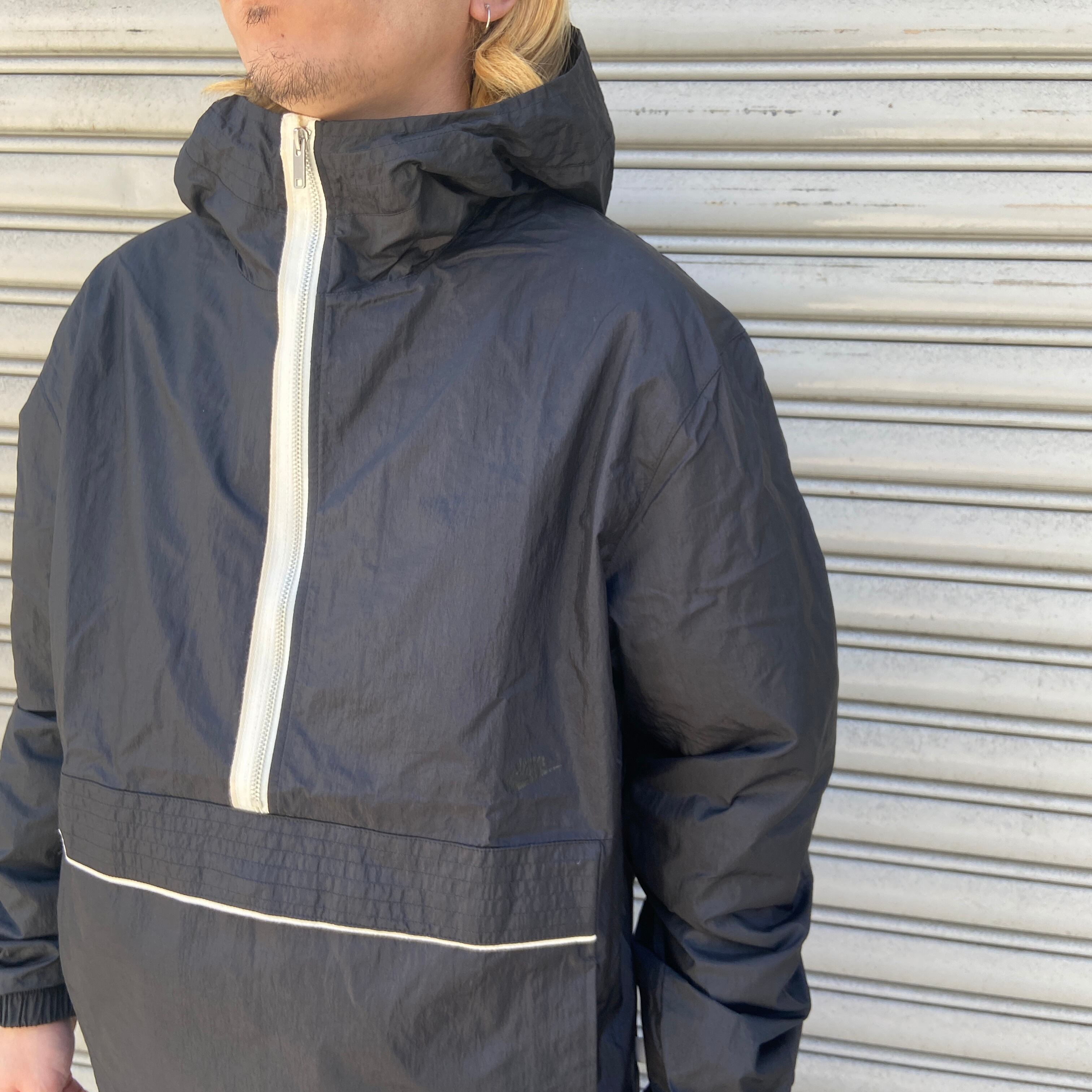 送料無料』新品タグ付き NIKE アノラックパーカー 黒M ナイロン