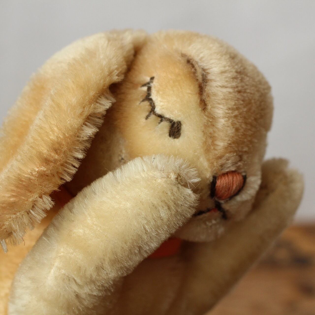 312]アンティークシュタイフ 眠りうさぎ Floppy Hansi フロッピーハン