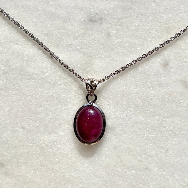 【超美石】ルビー　ペンダント（シルバーチェーンつき）　1178