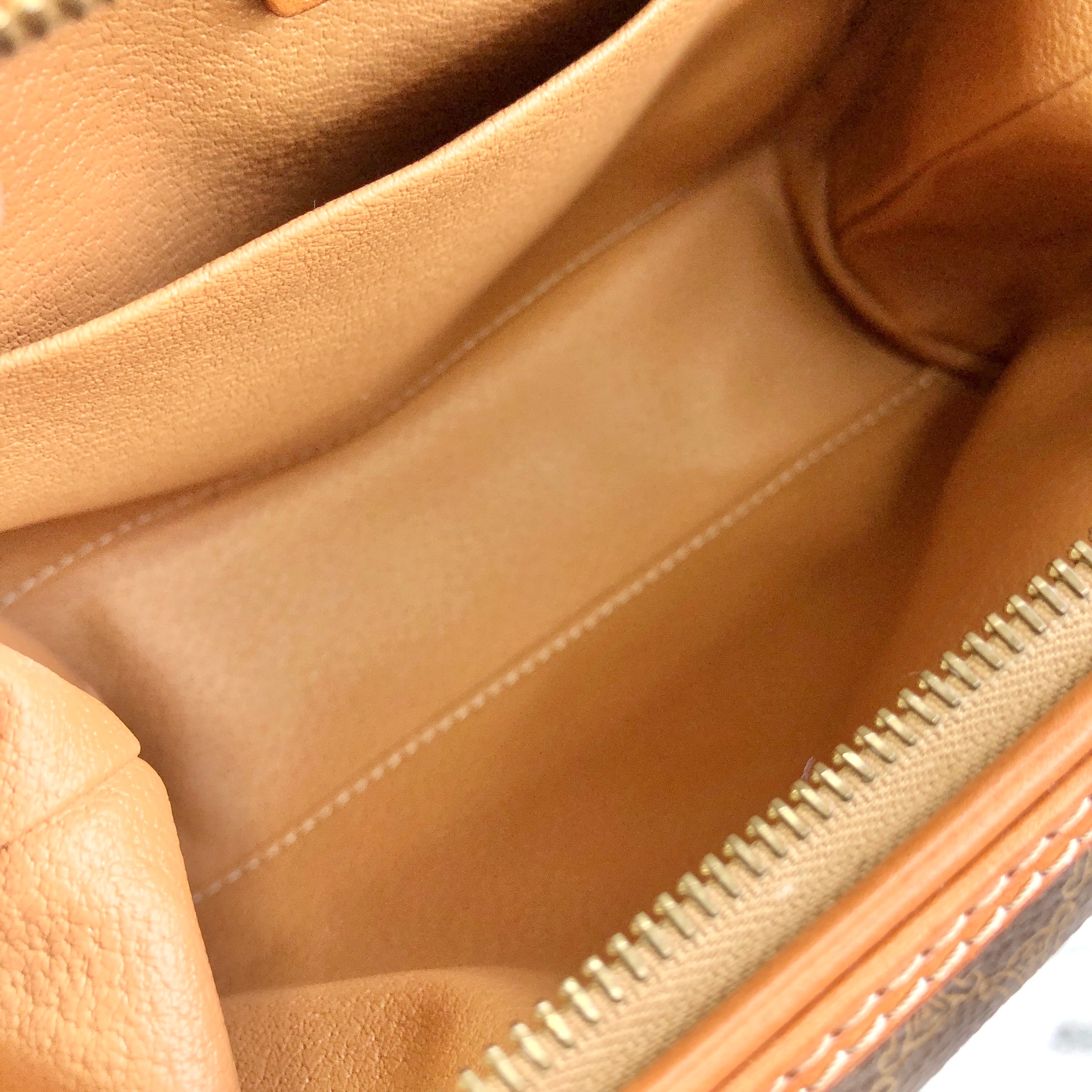 CELINE セリーヌ マカダム ブラゾン型押し ポーチ ブラウン CELINE セリーヌ マカダム ブラゾン型押し ポーチ ブラウン