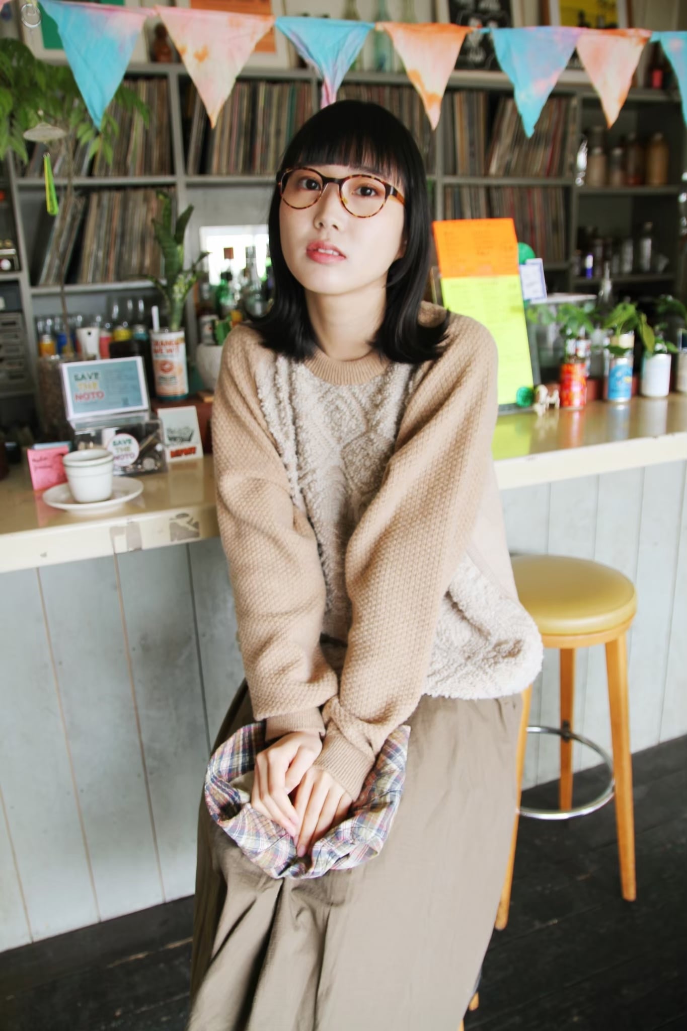 【少量再入荷】異国情緒あふれる柄に目を奪われる「ポケット付きのプルオーバー（ベージュ）」