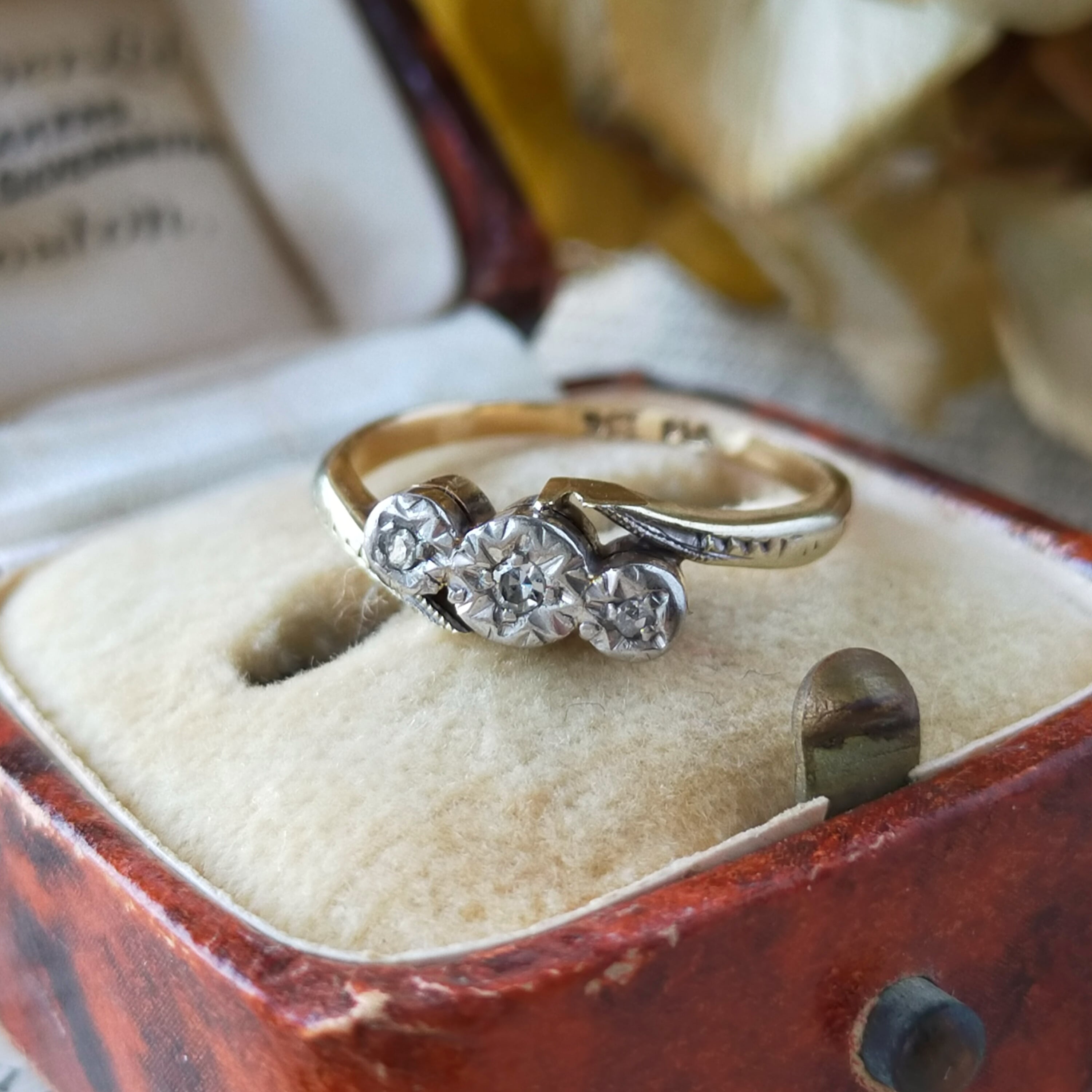 英国 ヴィンテージ 9ctゴールド 天然ダイヤモンド DIA 3ストーン トリロジーリング ソーティングメモ付